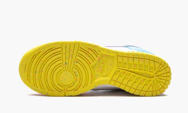 Nike Dunk Low SE wmns Easter - Sneakers Outlet Co